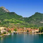 Residenza Rocca Del Lago - Happy Rentals